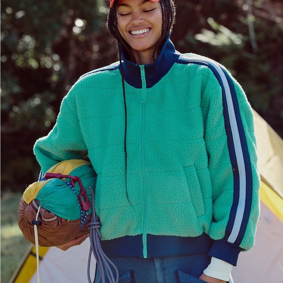 Free People Movement Fleecy Scrunchy Pippa Jacket NWT- Large - Picture 9 of 10